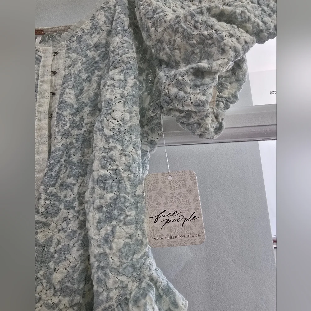 FREE PEOPLE Oh Baby Puff Sleeve Pucker Top In Blue Floral Tea Combo Large NWT